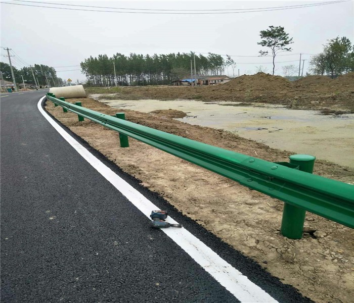 公路护栏的尺度有哪些？