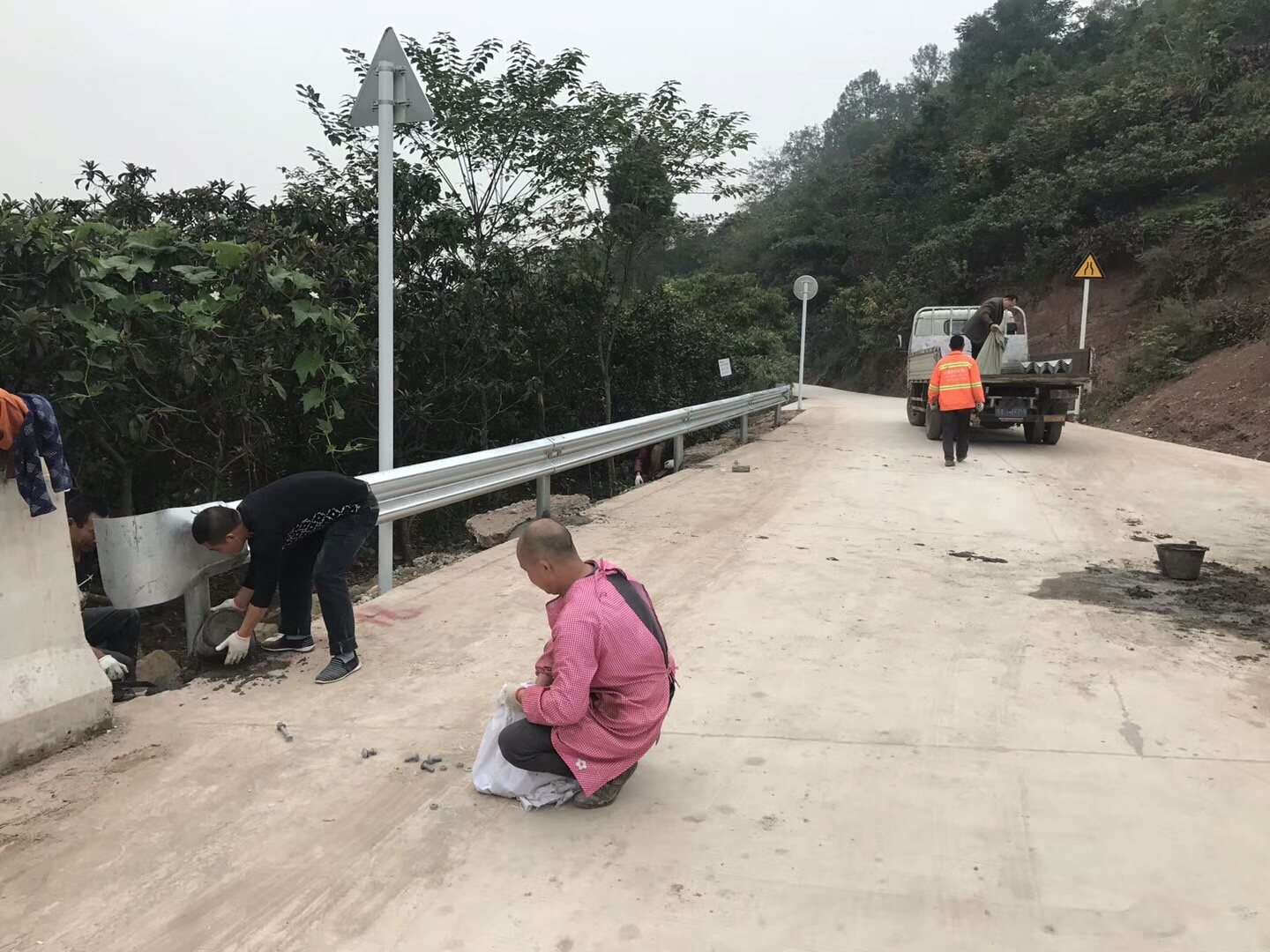 波形护栏怎么验收？